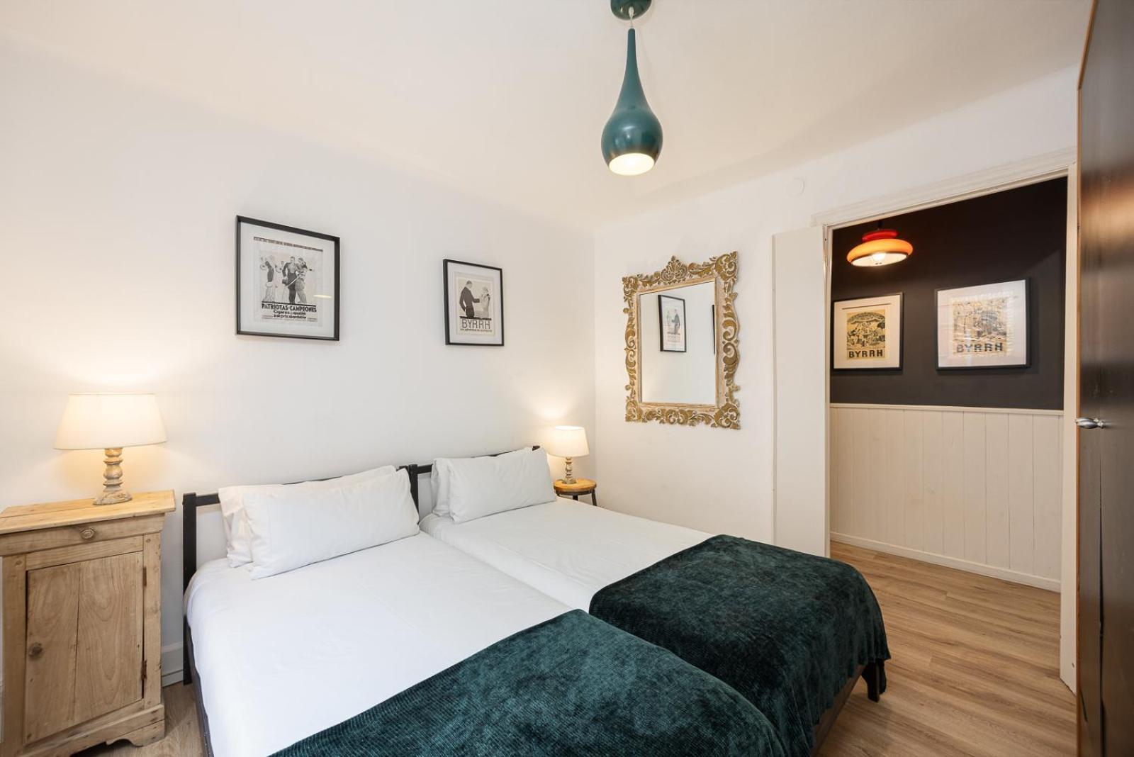 Vintage 3 Bdr Apartment Esplugues de Llobregat Exteriör bild